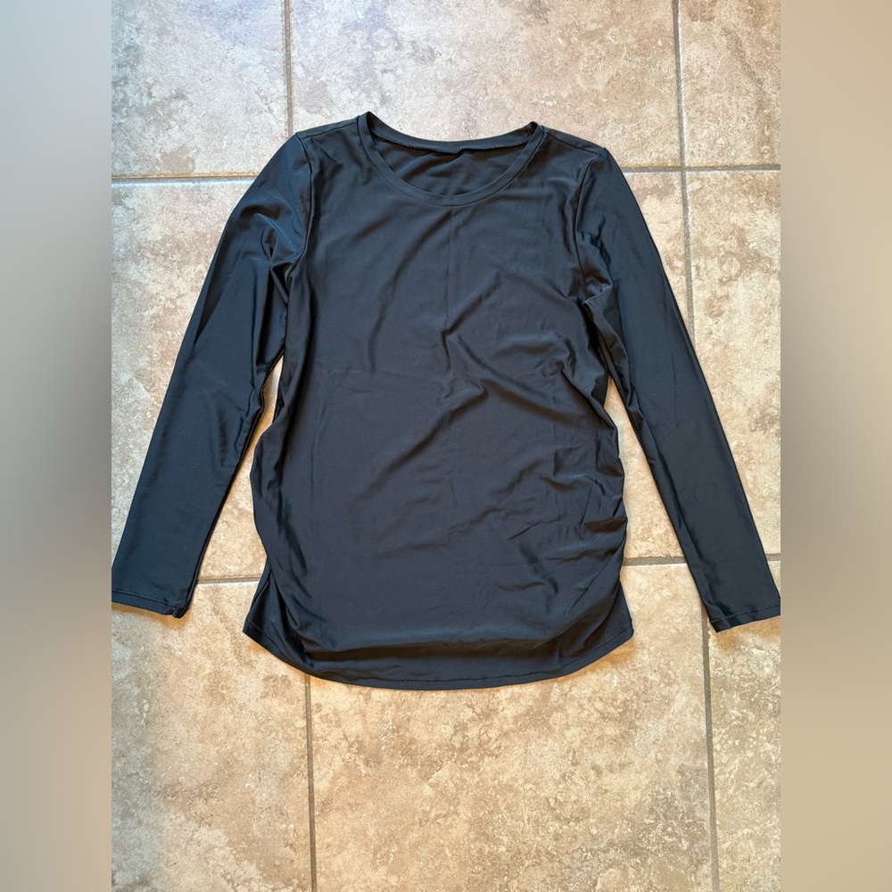 Old Navy Maternity Sun Tee